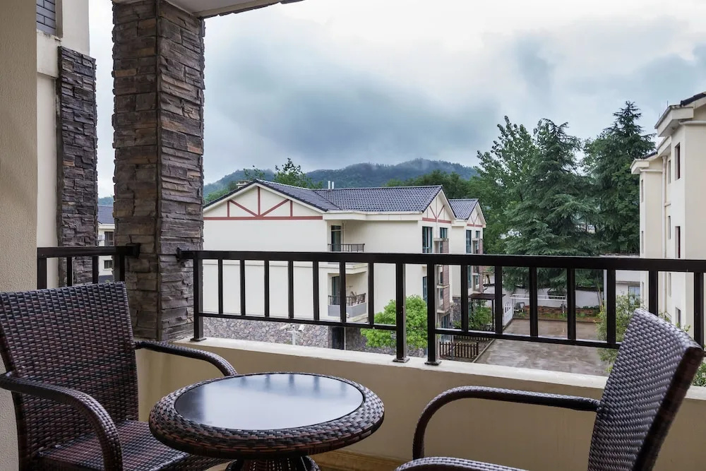 Balcony & Terrace