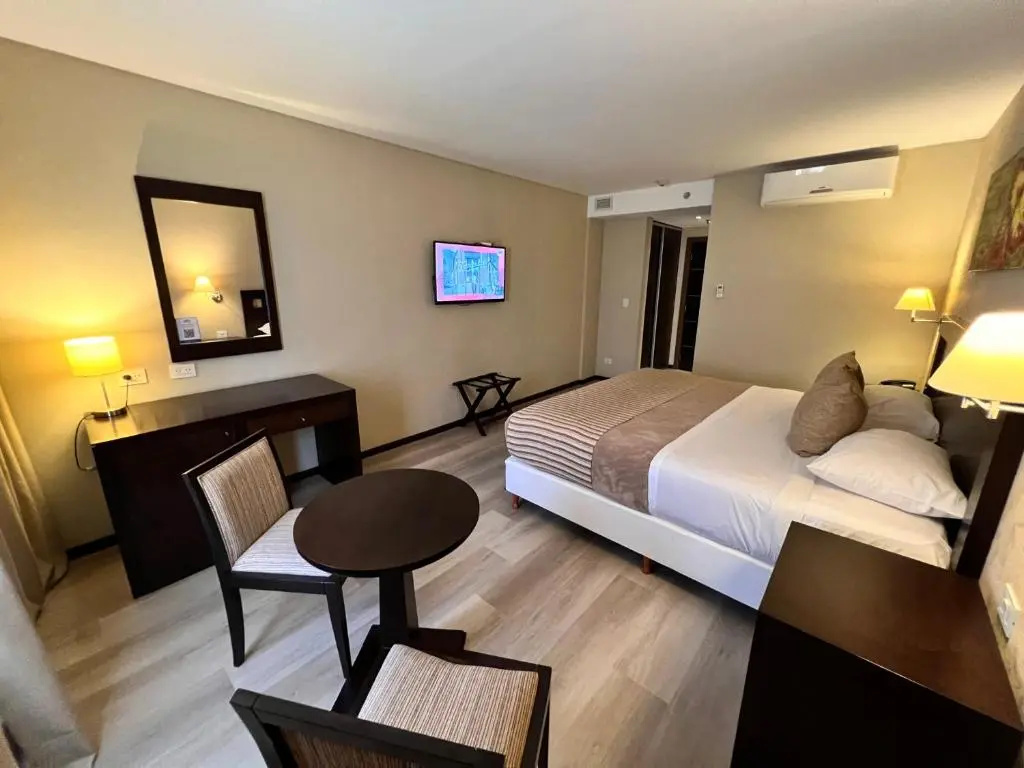 Howard Johnson by Wyndham Funes - Chambres