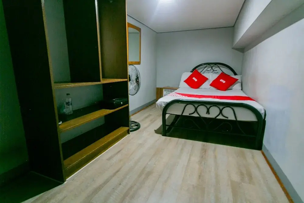 Economy room