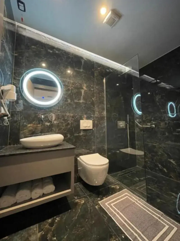 Standard Double room with balcony (full double bed)