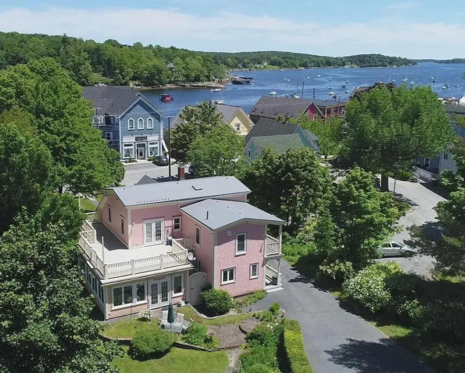Miller House By the Bay