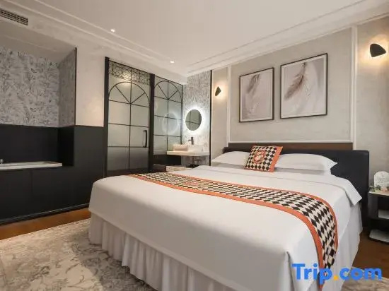 Standard Double room with view (full double bed)