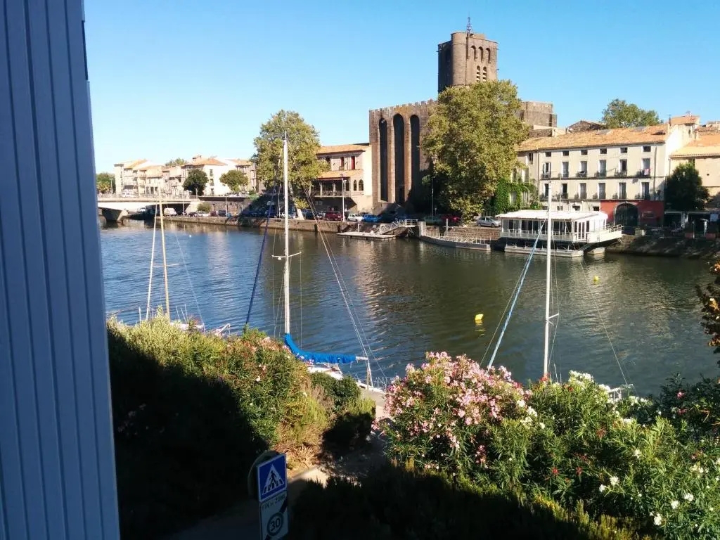 Standard Double room with river view (full double bed)