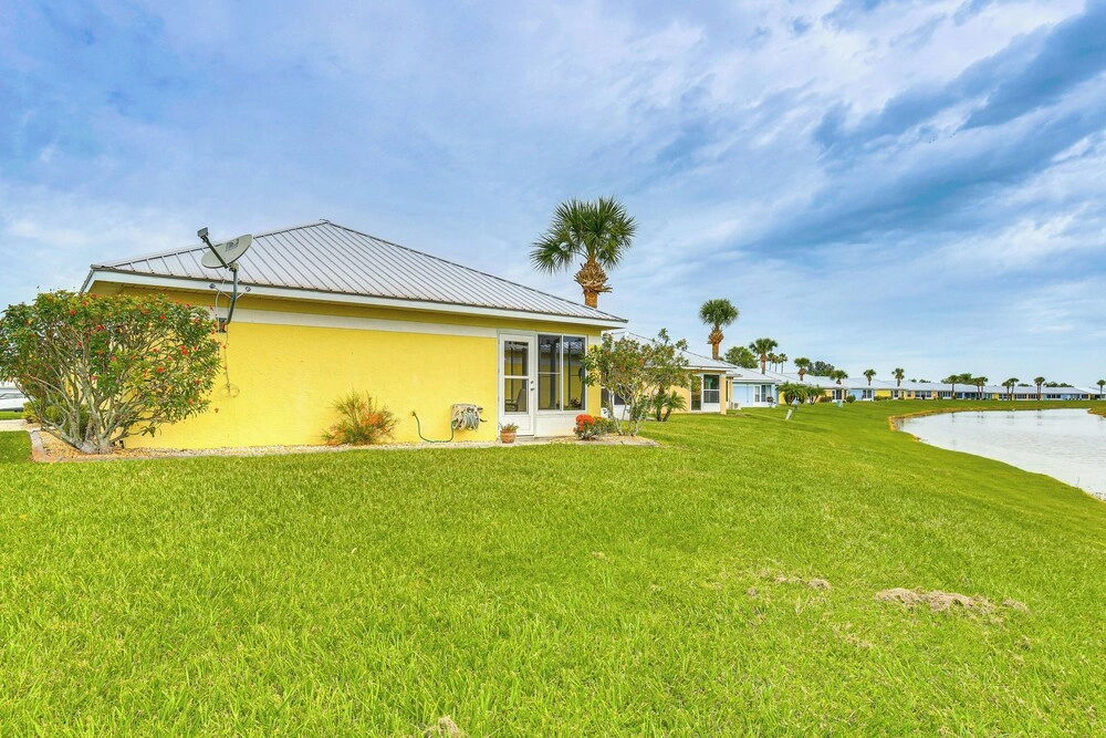 5 Mi to Sebring Int'l Raceway: Canal-view Retreat!