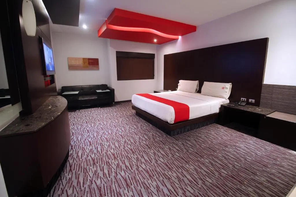 Deluxe Double Suite (full double bed)