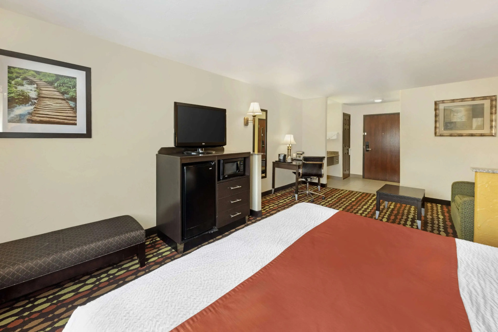 Double Suite (full double bed)