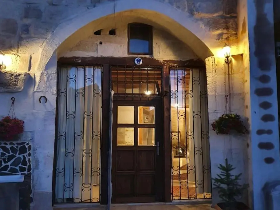 Cappadocia Deep Cave House