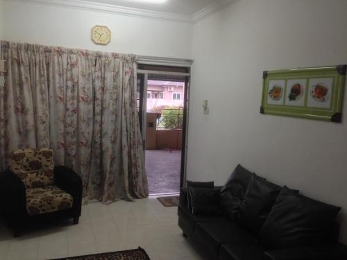Homestay Husna Ipoh Station 18