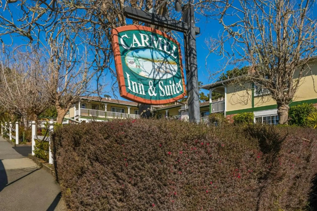 Carmel Inn And Suites