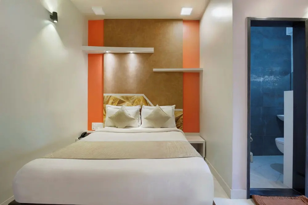 Deluxe Double room (full double bed)