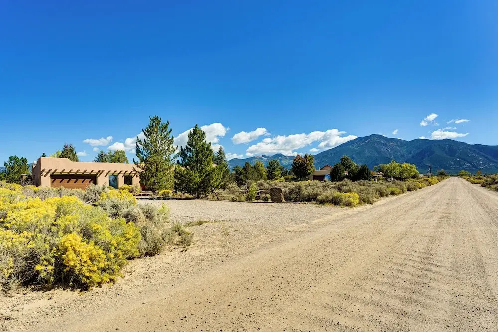 14 Mi to Taos Ski Valley: Mtn-view Gem w/ Patio!