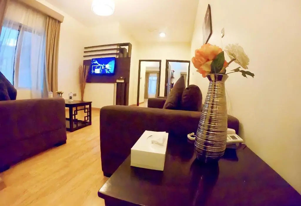 2 Bedrooms Apartment