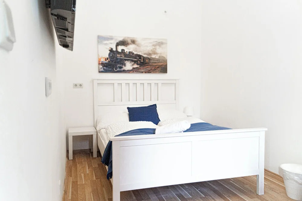 Near Wiener Stadthalle - 4BR Apt. w/ WIFI
