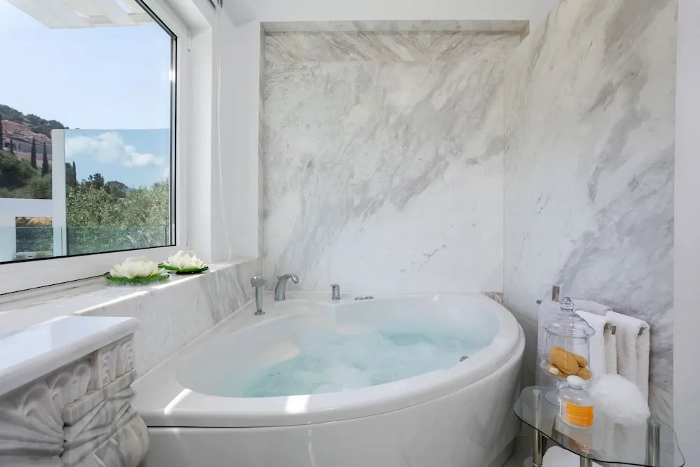 Dion Villa - Pool & Jacuzzi - Sleeps 4 - Zakynthos