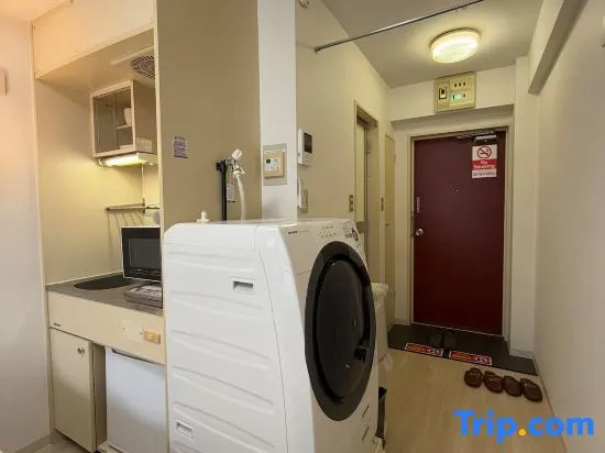 Shinjuku Yotsuya Sanchome Station 7-minute walk Hawaiian Double Bed Charm Room 1R 사진 1