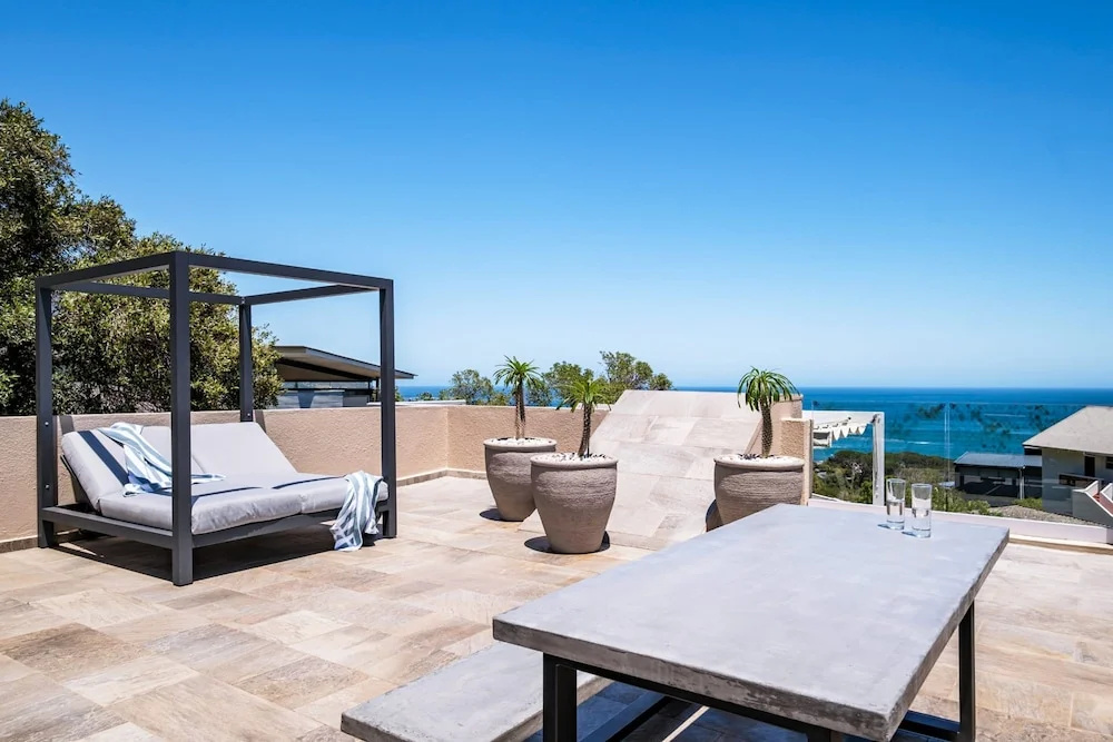 Seaside Escape Apartment Sea La View