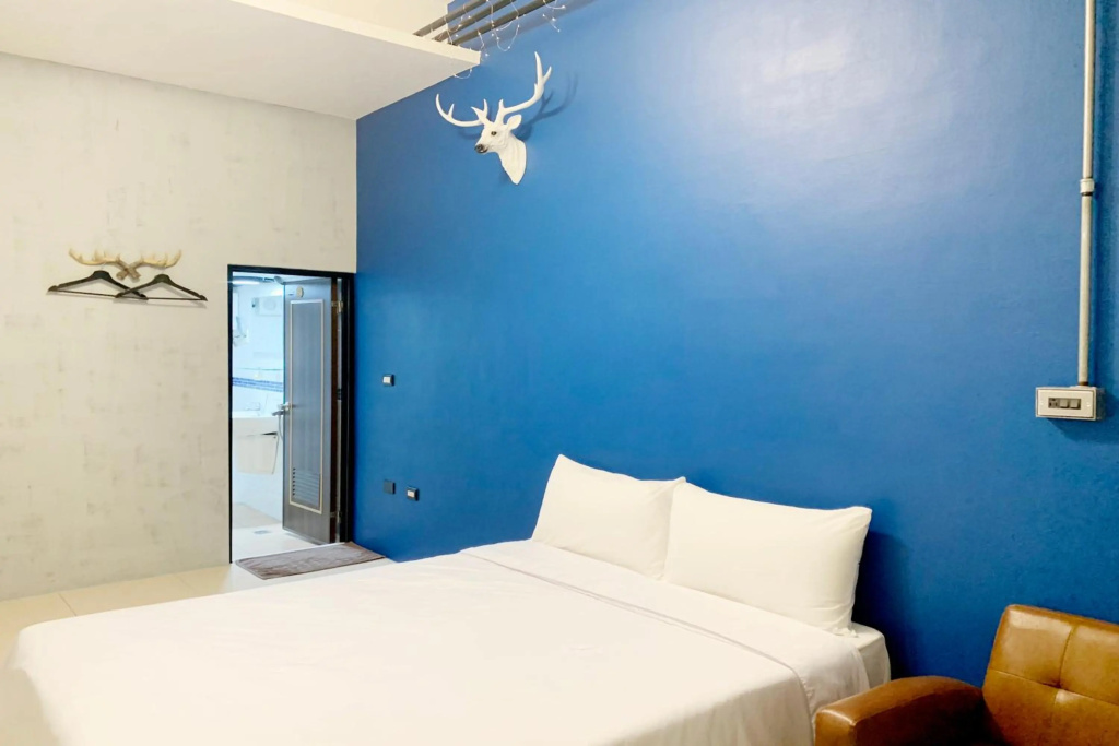Snug Nine Inn — 3
