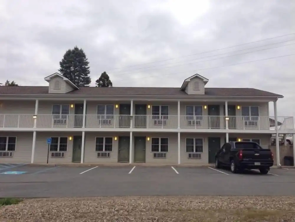 All Suites Inn Budget Host