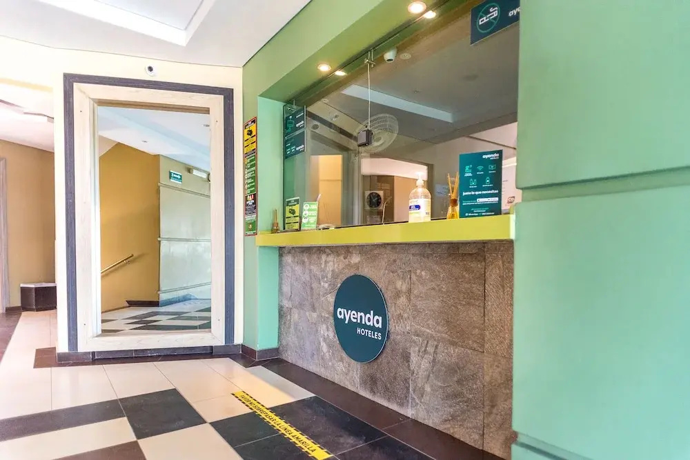 Lobby & Reception