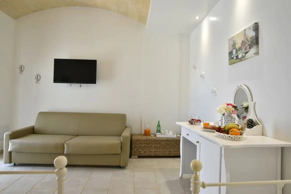 1 Bedroom Deluxe Quadruple room with pool view