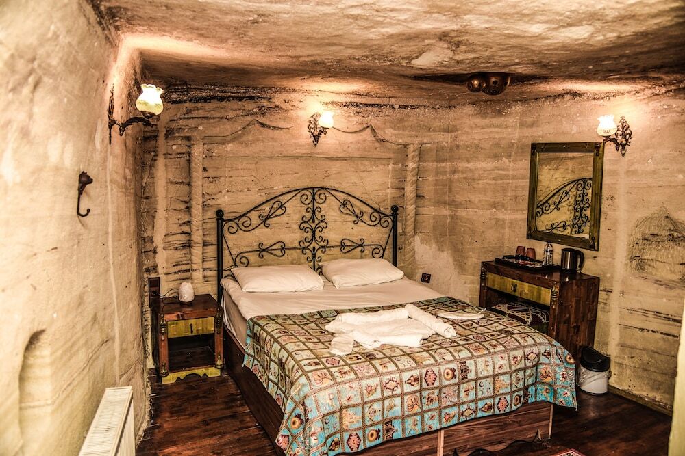 gallery_image_hidden_16