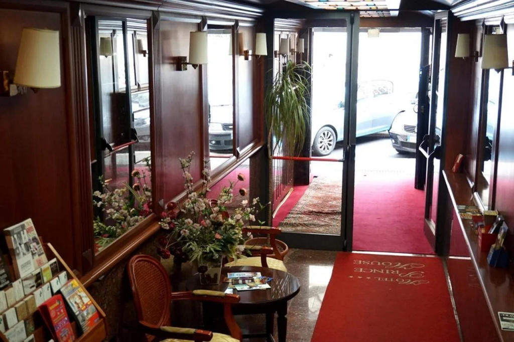 Hotel photo 11
