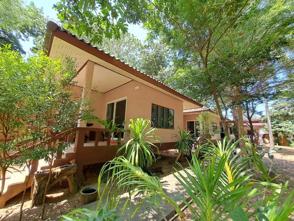 2 Bedrooms Bungalow