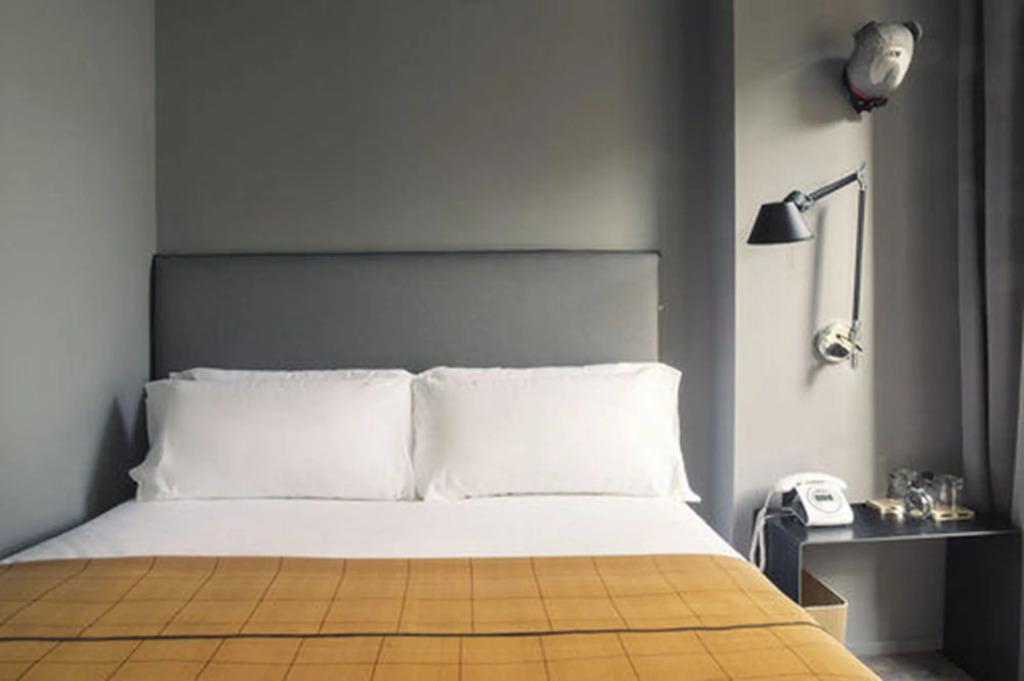 Yurbban Trafalgar Hotel picture