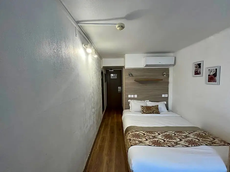 Empire Hotel - Chambres