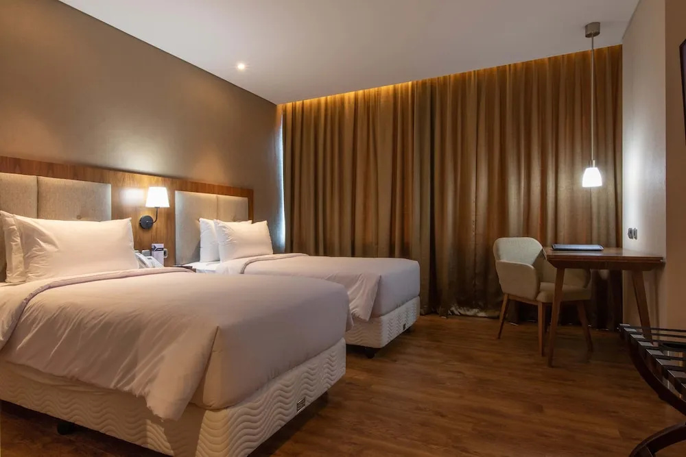 Avenzel Hotel & Convention Cibubur — 7