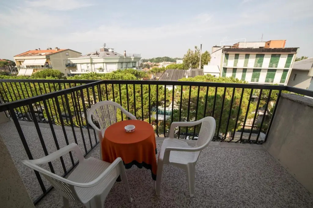 Standard Triple room with balcony