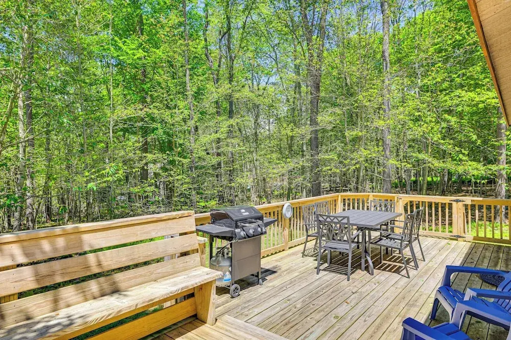 Clifton Township Home w/ Deck & Heated Sunroom!