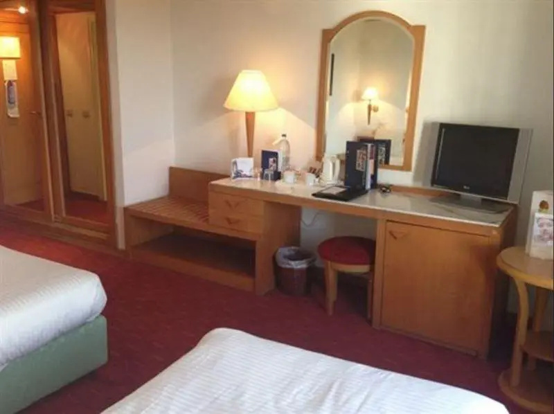 Golden Tulip El Mechtel - Chambres
