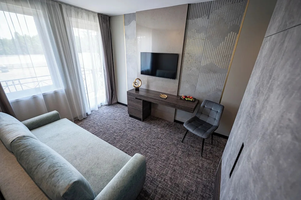 Deluxe Triple room (full double bed and single bed) (king size bed)