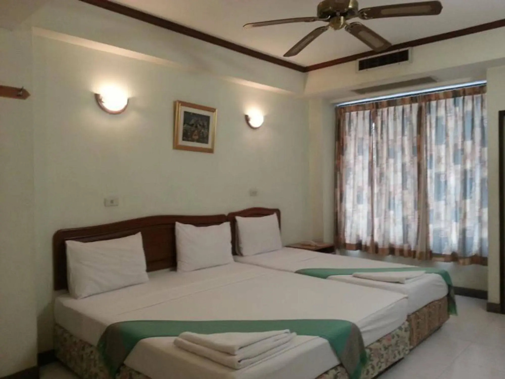 Hotel photo 12