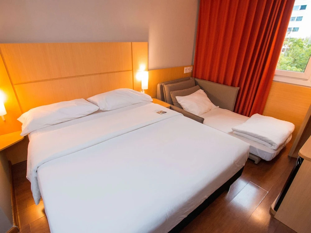 Standard Double Family room (full double bed)