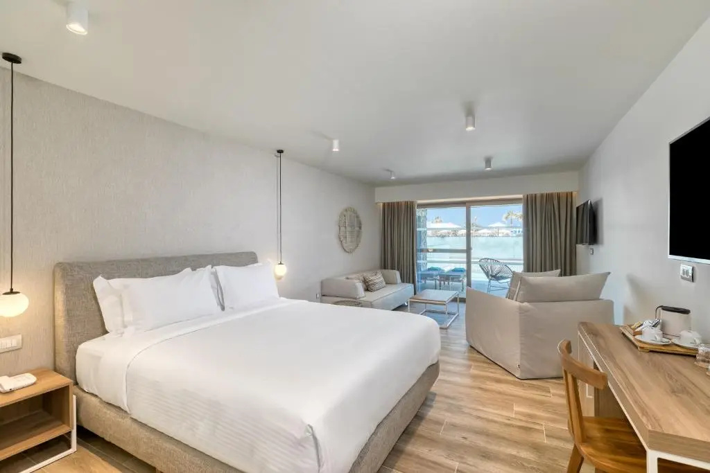 Double Junior Suite (full double bed)