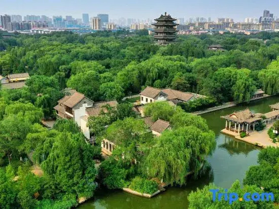 Shangquan Lishe Spring Culture (Daming Lake Chaoran Tower)