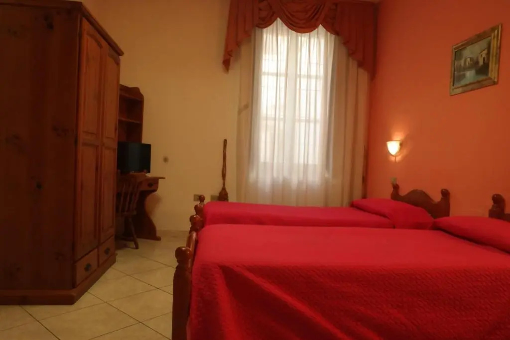Double room (twin beds)