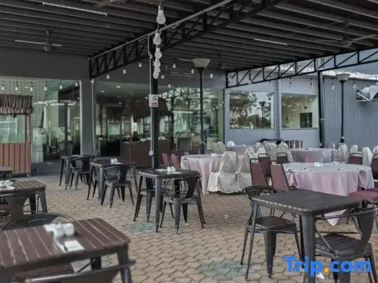 Kingston Hotel 16 @ Legoland Johor Bahru formerly known as Amansari Hotel Nusajaya