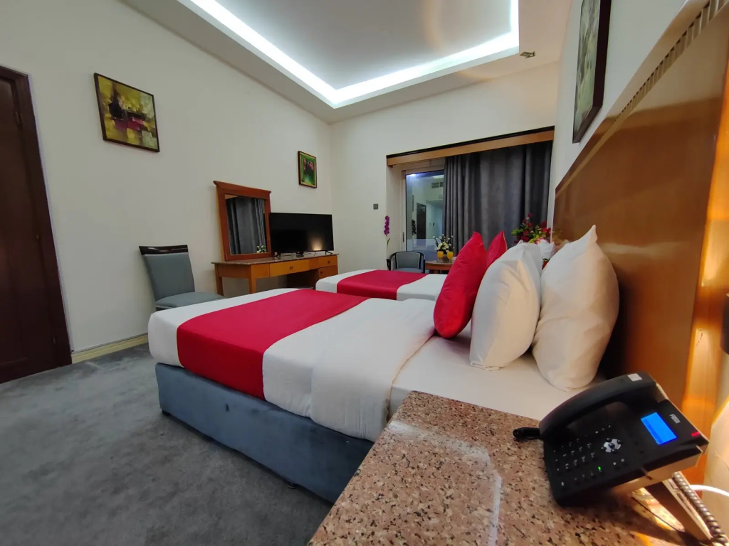Deluxe Double room (full double bed)