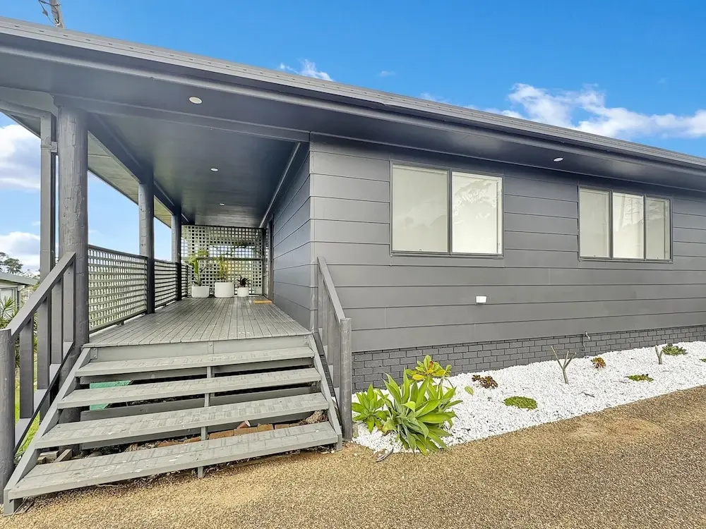 2-bed Beach Haven With Garden & Alfresco Dining