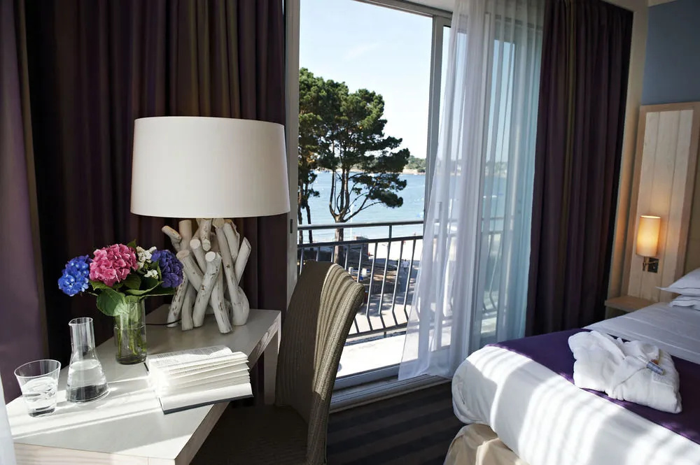 Balcony & Terrace