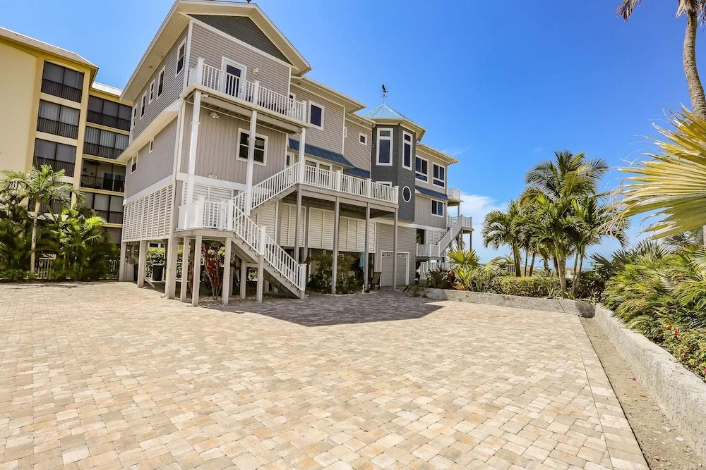 30 Gulf Beach Road Island Girl