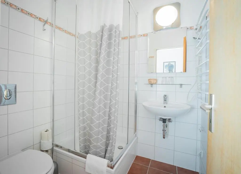 Deluxe Double room with balcony (full double bed)