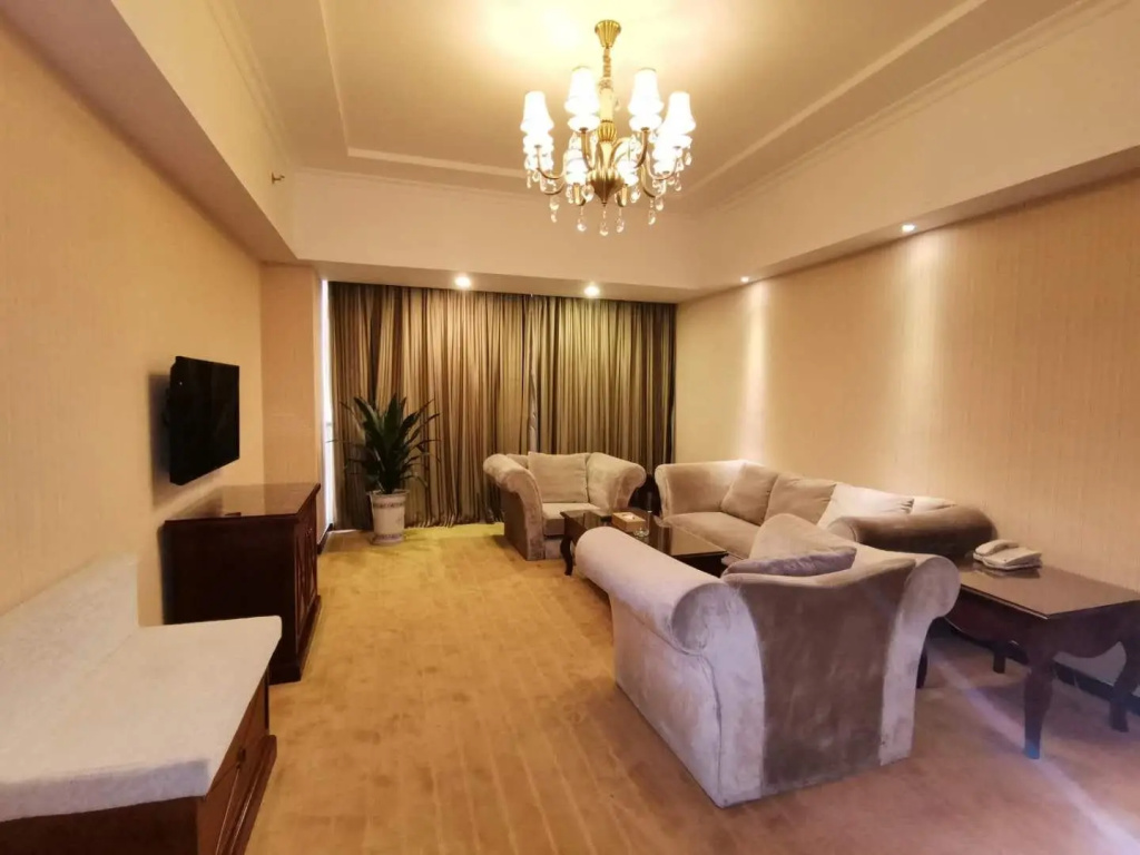 Executive Double Suite with street view full double bed