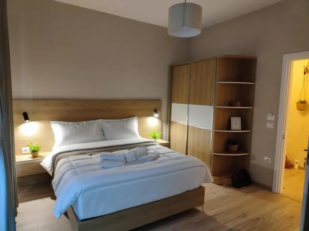Standard Double room with balcony (full double bed)