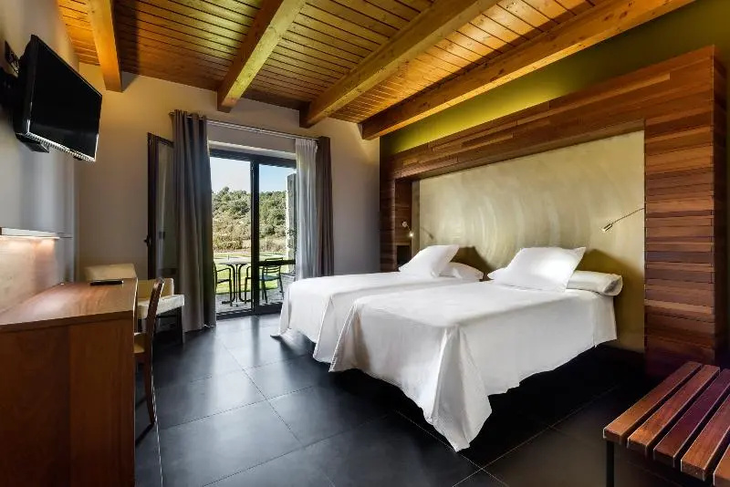 Standard Double room with balcony (full double bed)