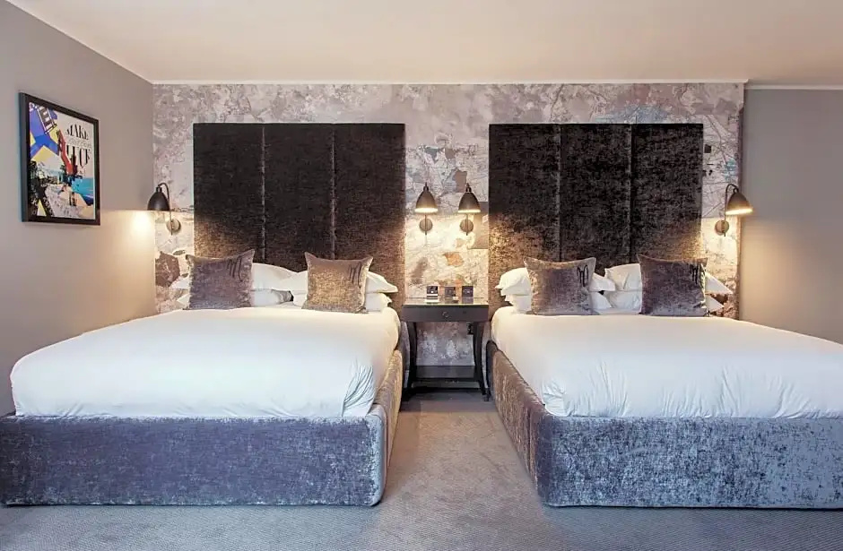 Superior Quadruple room
