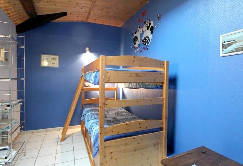 House With 2 Bedrooms in Champis, With Wonderful Mountain View, Enclos